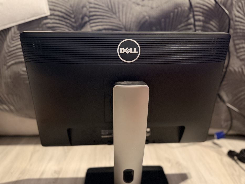 Monitor dell P2213T