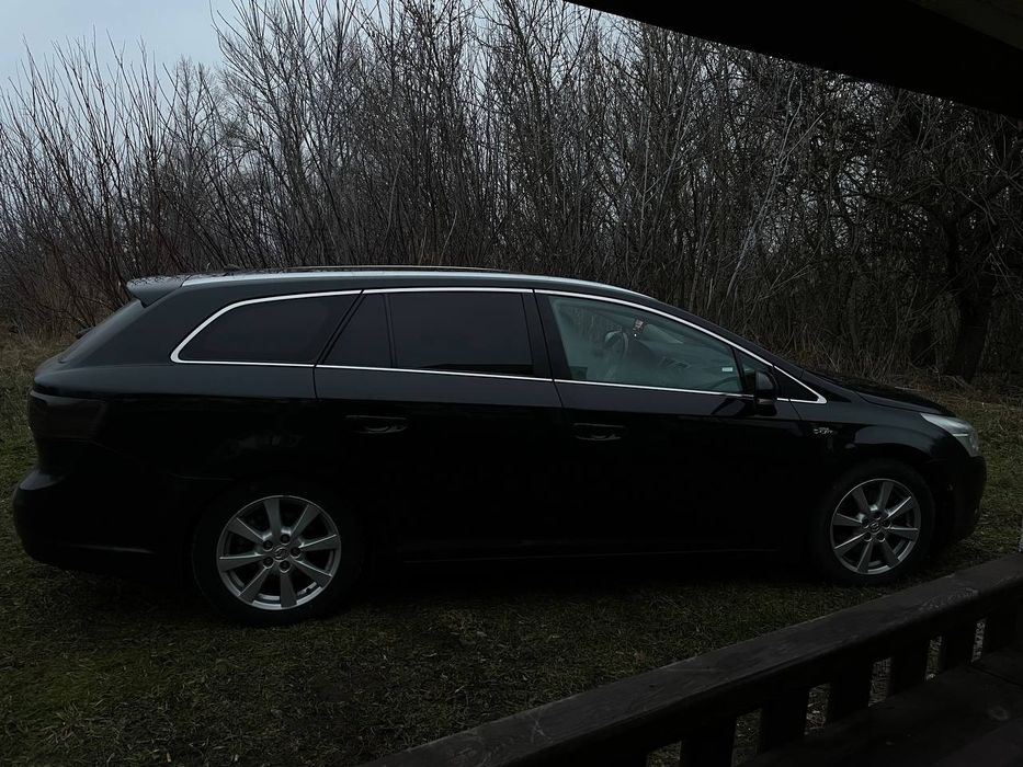 Toyota Avensis T27 2.2 дизель