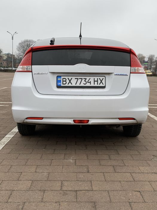 Хонда інсайт гібрид 2010р