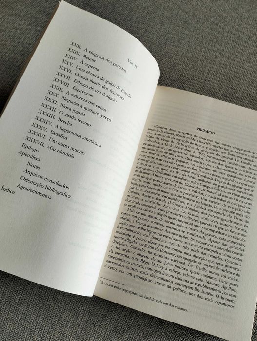 Livro "De Gaulle" volume 1 de Éric Roussel