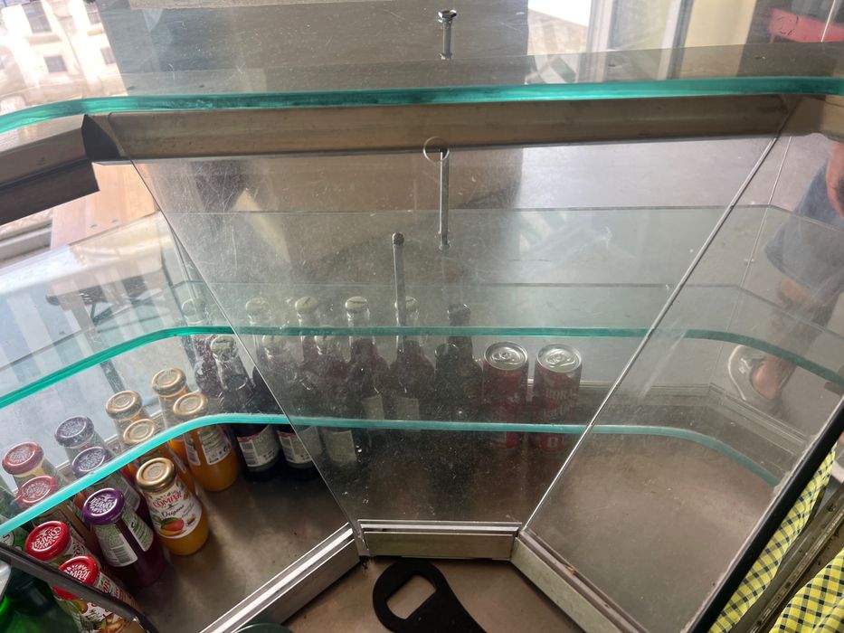 Vitrine Refrigerada Profissional em Inox e Vidro