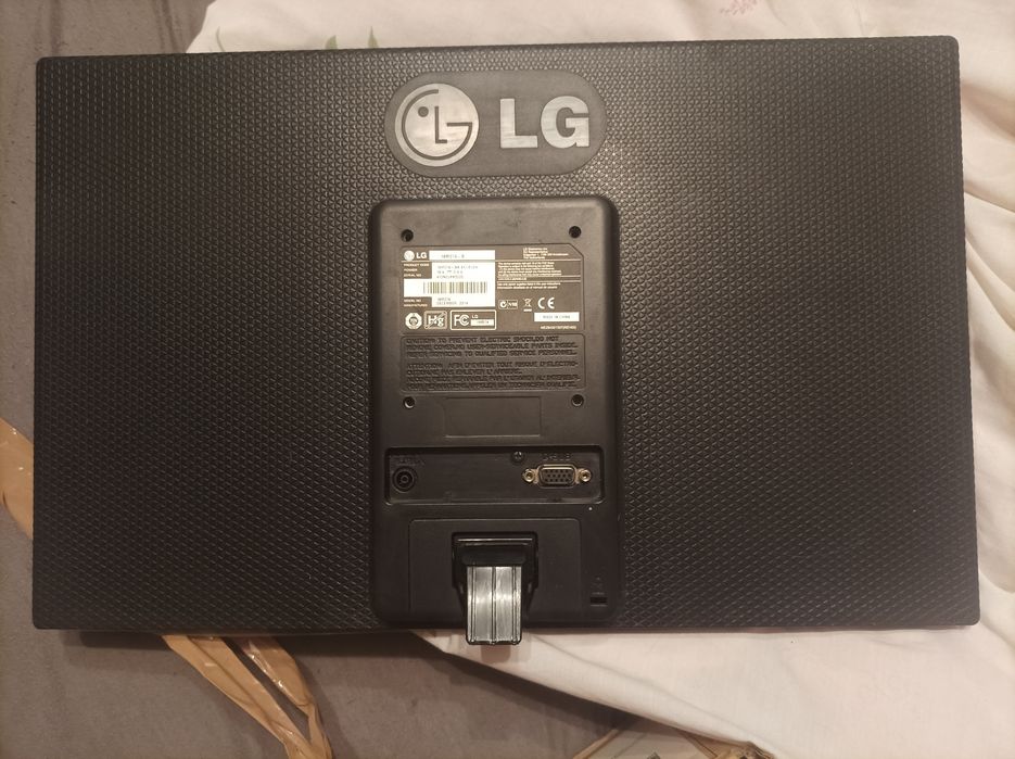 Monitor lg 19 cali
