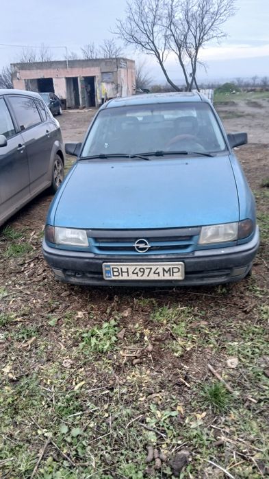 Опель астра 1992г на ходу