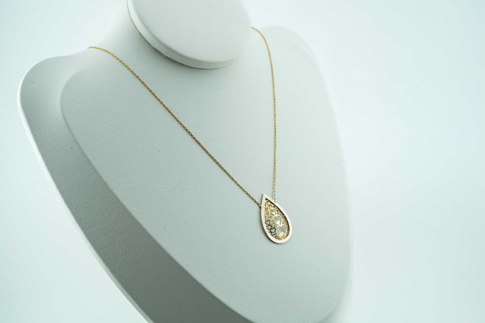 Uroczy złoty naszyjnik z serduszkami na prezent złoto 585