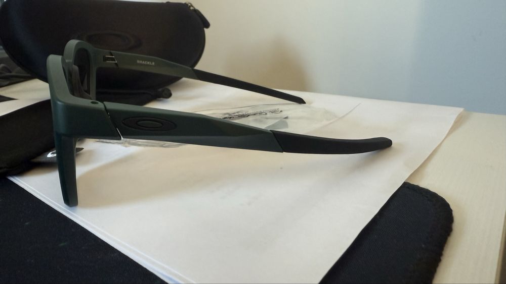 Okulary Oakley Shackle  Prizm  Gray - 100% oryginał