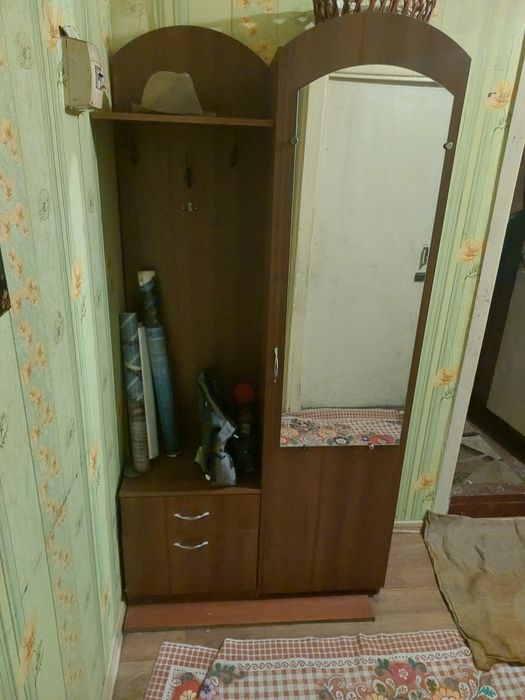 Продам шкаф трюмо 4000