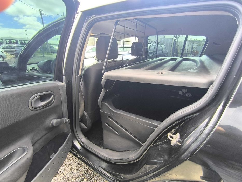 Mégane Comercial Preto 100cv A/C