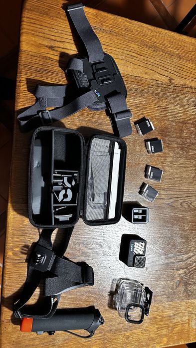 Go Pro 12 Black mais acessorios e baterias