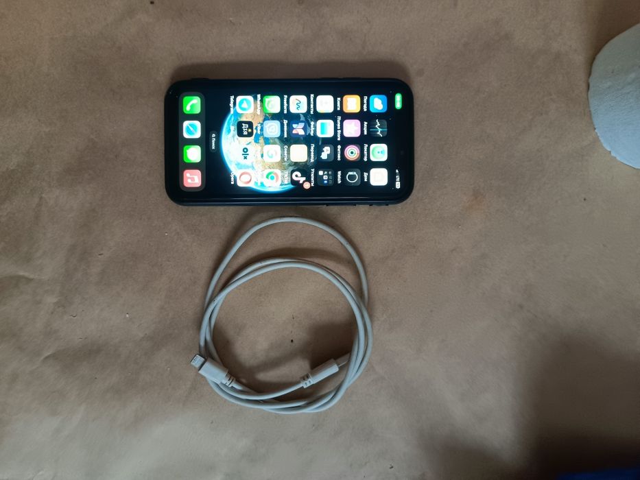 Продам iPhone версия.ios