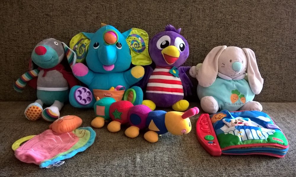 PELUCHES e outros brinquedos