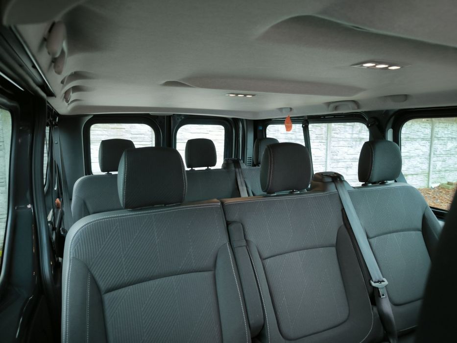 Ruda Śląska Przewóz 8 osób z kierowcą.Lotniska.wesela.