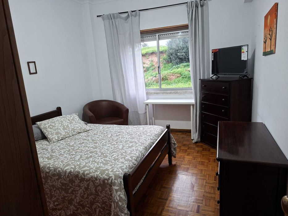 Quarto Feijo; Almada, perto do metro