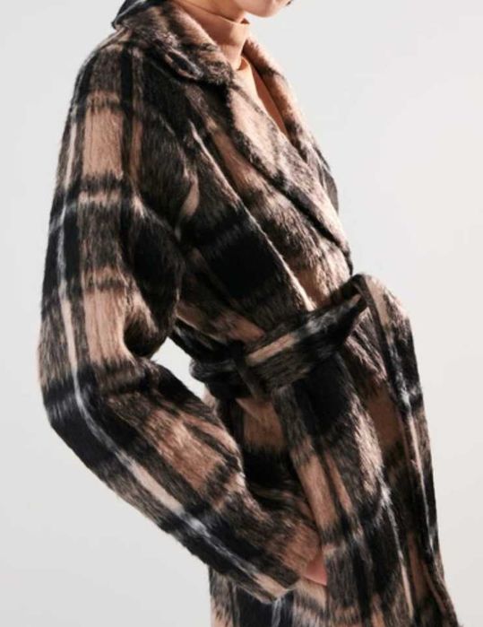 Płaszcz w stylową kratę z dodatkiem wełny