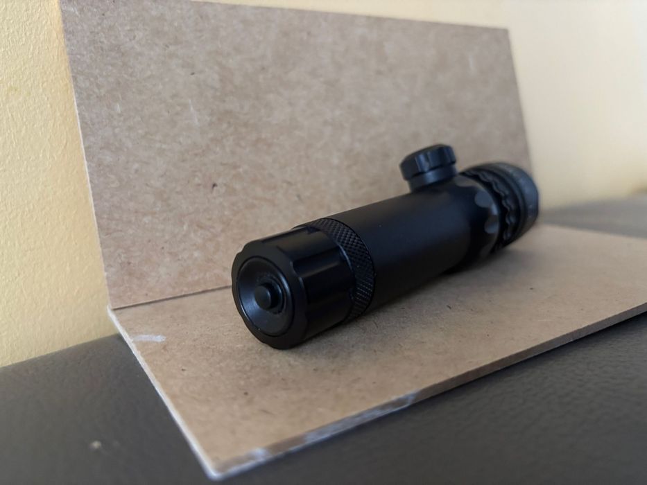 Laser zielony Kandar + montaż na szyne R.I.S.