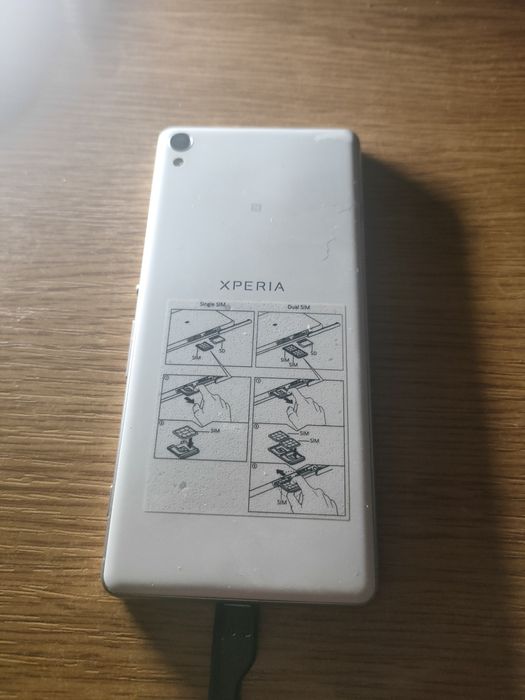 Sony Xperia F3311