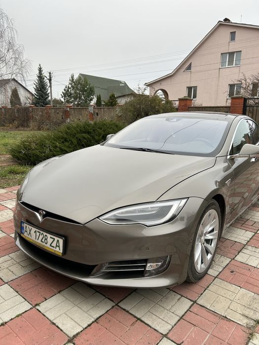 Tesla Model S 90d 2016