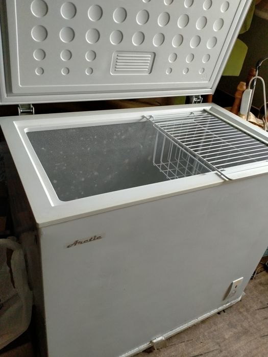 Продам морозильную камеру
