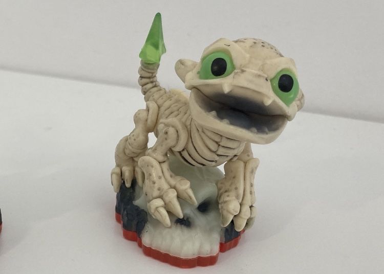 Variados personagens de Skylanders
