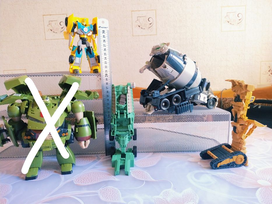 Іграшки трансформери Оптімус Такара та інші