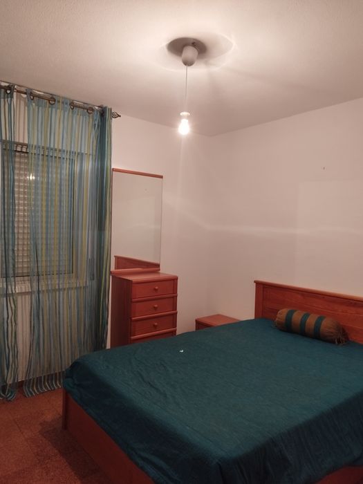 Quarto Loures com despesas incluídas com 2 wc