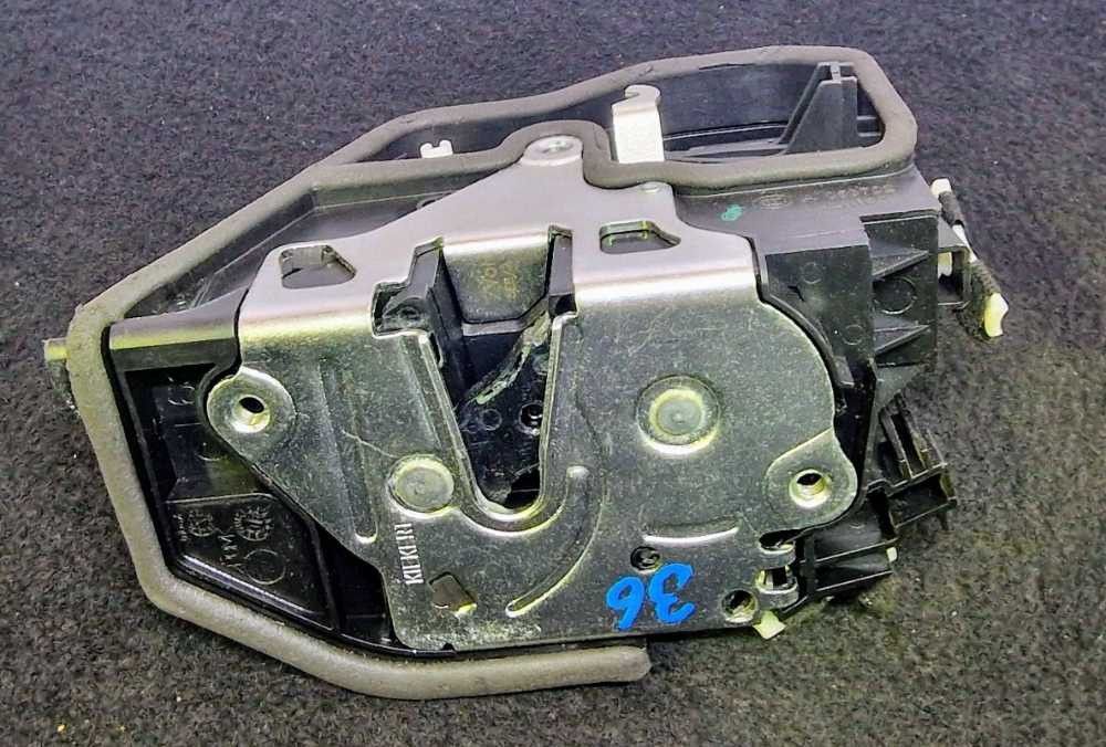 Fechadura / Fecho Porta Frente Esquerdo BMW 1 (F20) ano 2013