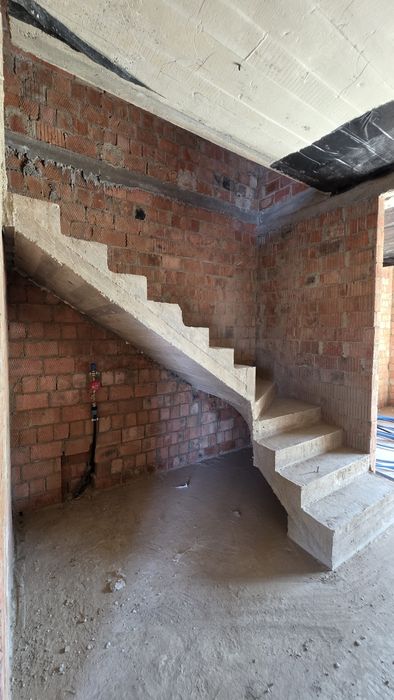 Продається готовий ТАУН ХАУС з міськими комунікаціями вул. Спортивна