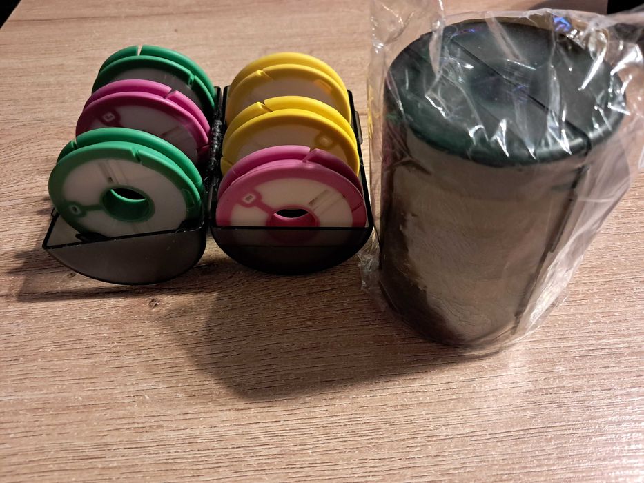 Pudełko na przypony feeder magnetyczne.