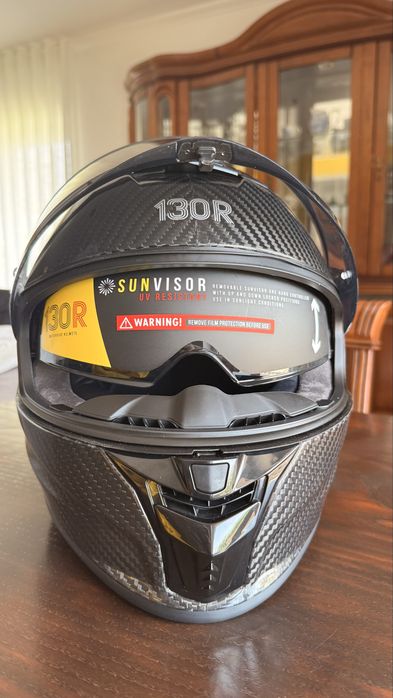 Capacete 130R Kashima Carbon Gloss Black NOVO sem caixa