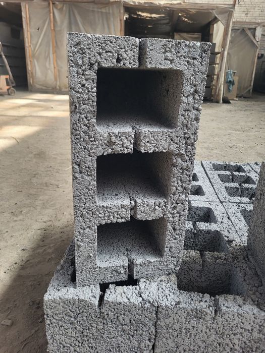 Шлакоблоки. Перестіночний блок.