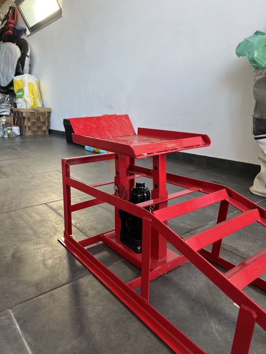 Par de Rampas Hidráulicas para Carro (Capacidade 2 Ton / Macacos 5T)