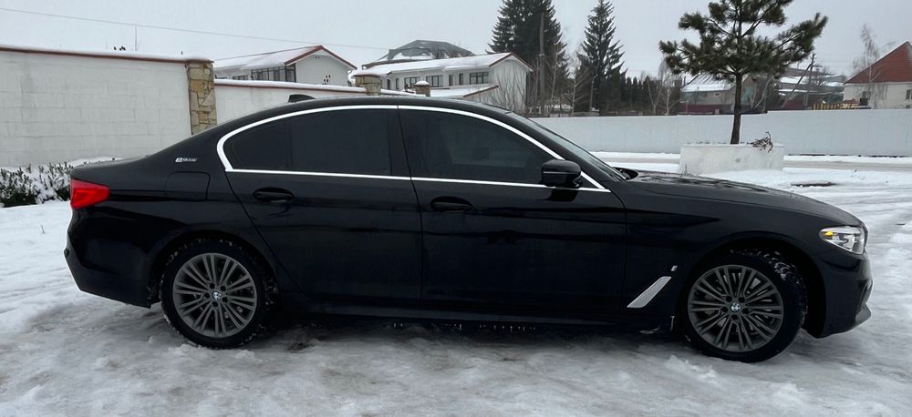 BMW 530E гібрид плагін