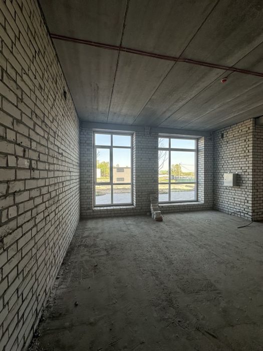 Продаж комерційного приміщення з окремим входом!