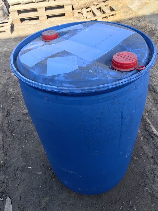 Beczki plastikowe 200l z dwoma korkami