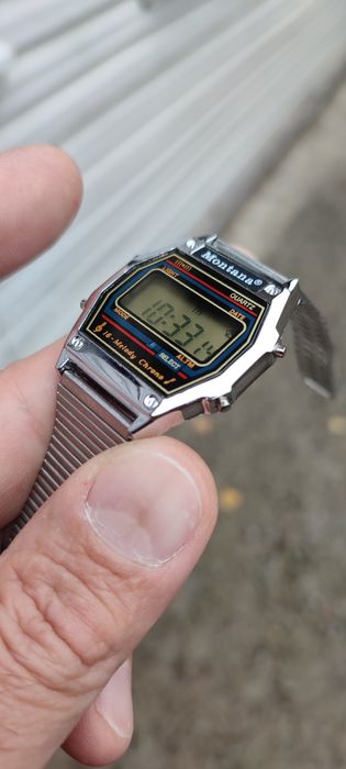 Годинник Montana