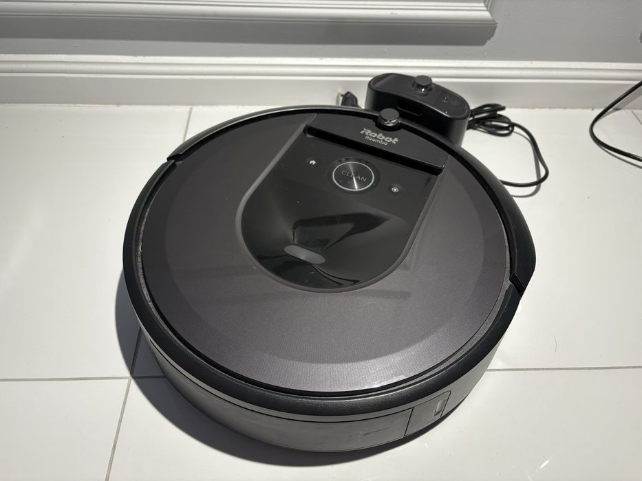 iRobot Roomba i7