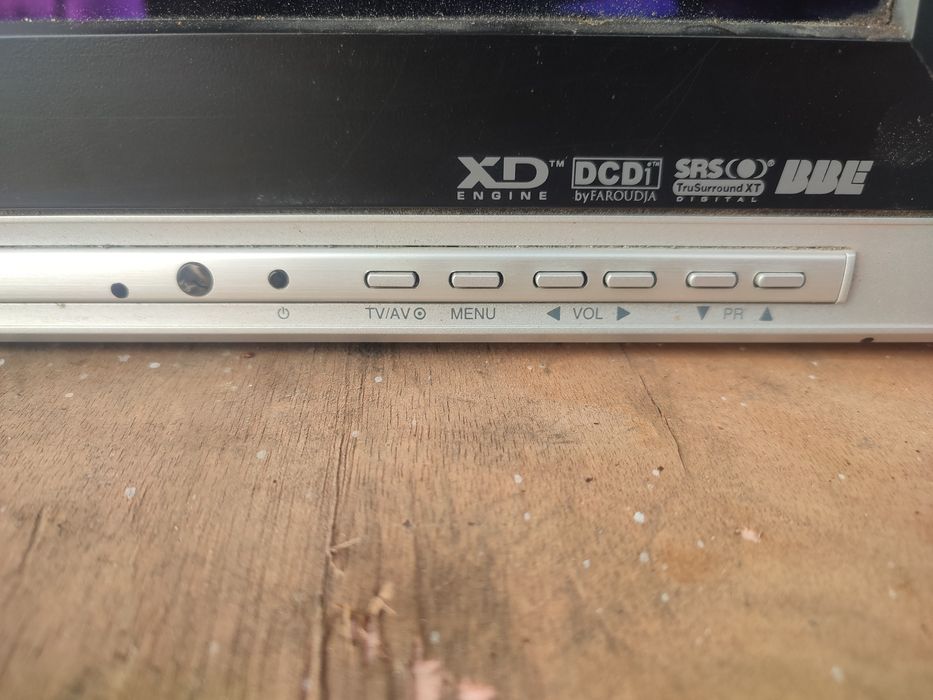 Telewizor panoramiczny LG 42"