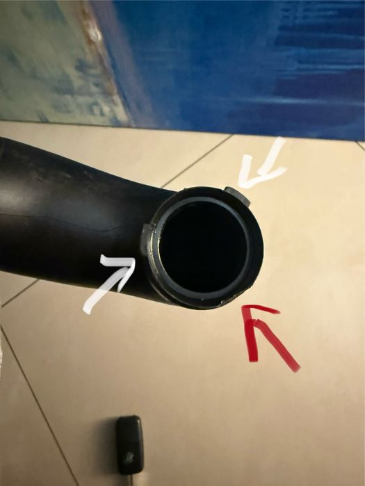 Патрубок N54 BMW 13717571348