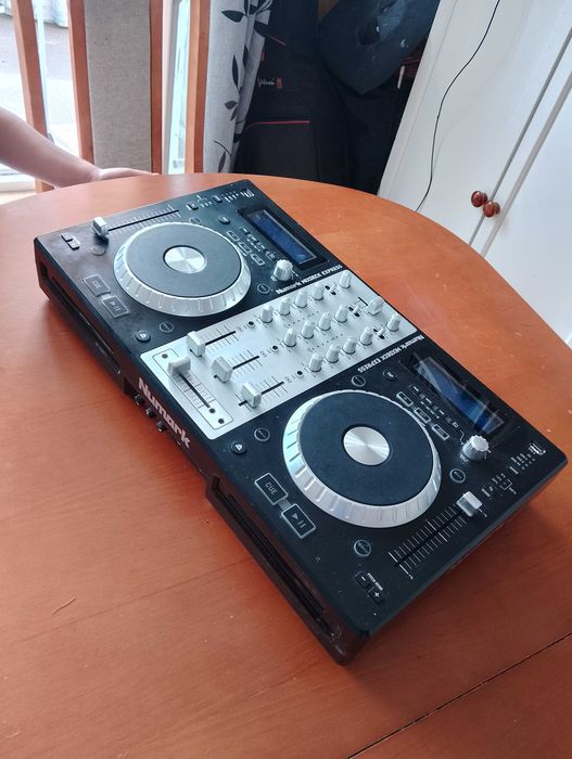 Numark Mixdeck express. Mało używany. Odtwarzacz płyt CD