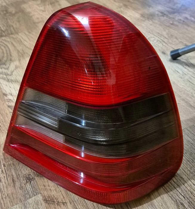 Lampa PrawaTylna Mercedes Benz C klasa W 202 Oryginalna (93-2001r.)