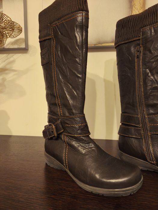 Bota senhora em pele/couro (NOVAS)