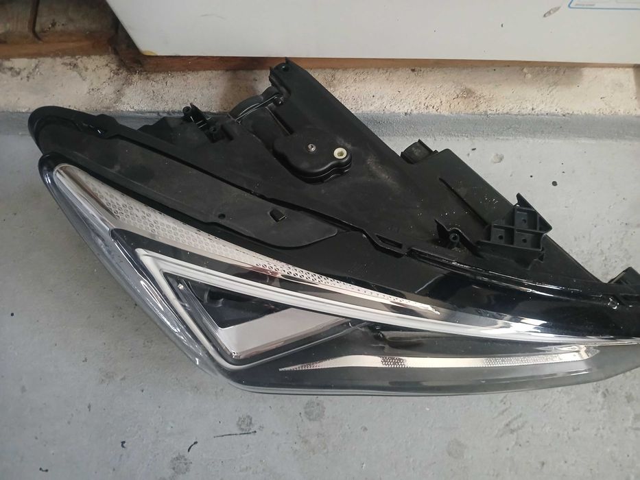 Farol skoda leon cupra lado direito