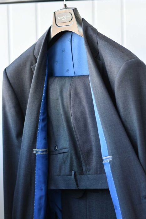 Чоловічий костюм Roy Robson, темно-сірий, практично новий.