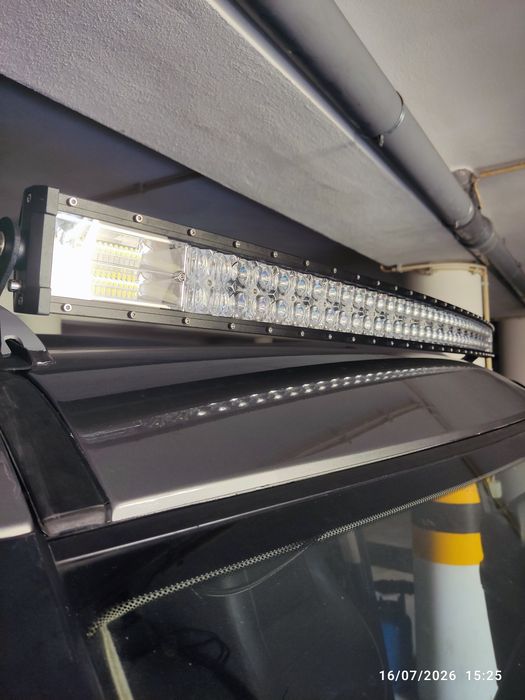 Barra de LED's curva 52" com capa de proteção