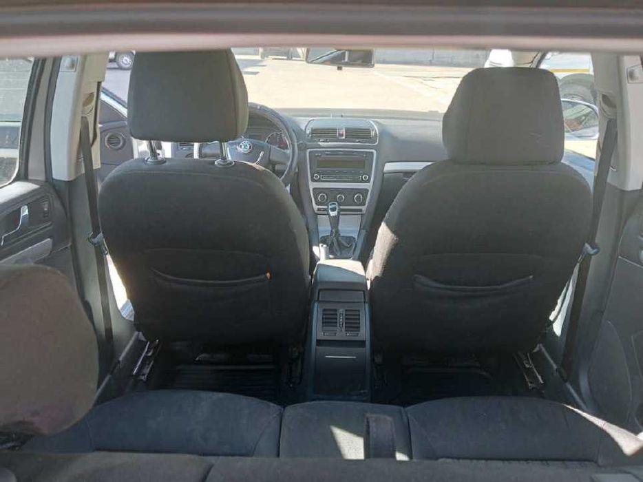 Легковий хетчбек Skoda Octavia , 2012 року