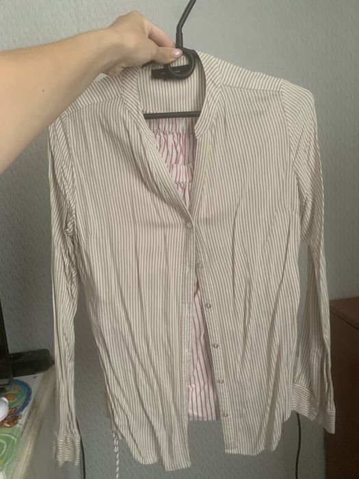 Отдам женские рубашки ,размер s-m