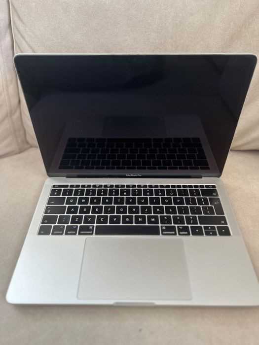 MacBook Pro 13” Retina (2017)Intel Core i5, 8GB/SSD 256GB