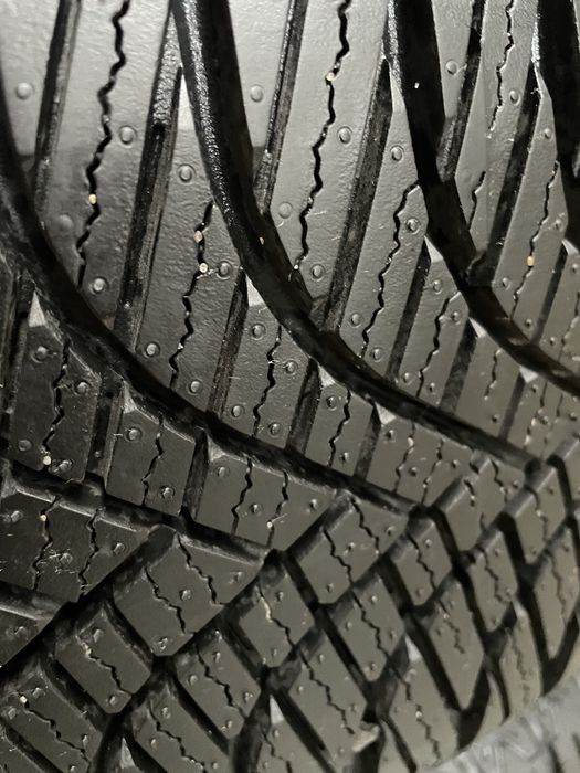 Felgi kola renault captur 17 cali 4x100 et40 opony 205/55/17 2025 rok