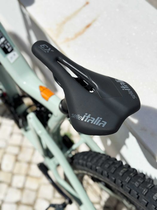 Bicicleta Focus Jam 6.9 XT MTB Full-suspension - Como NOVA