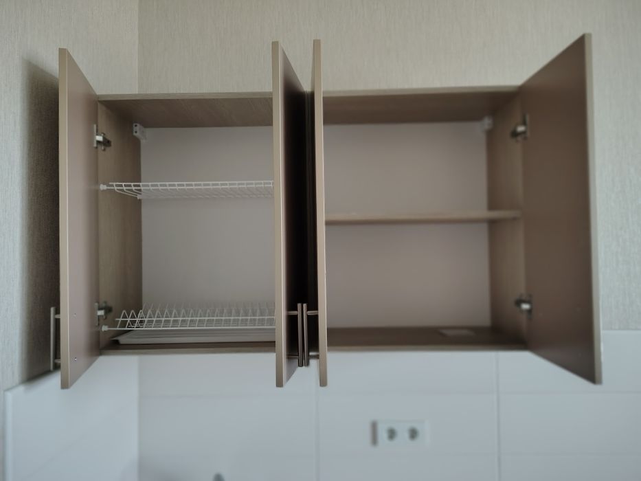 Продам кухню з мийкою і газовою поверхнею