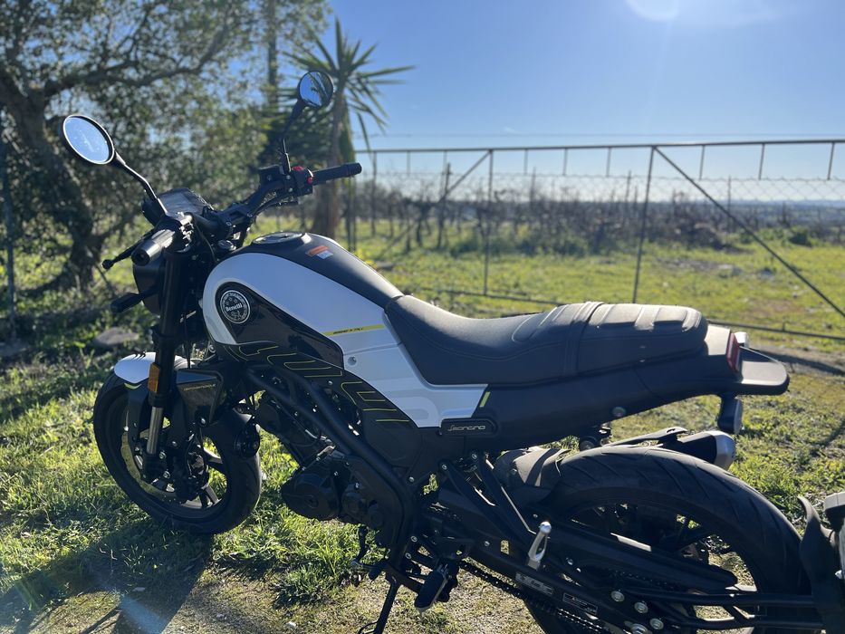 Vendo moto benneli 125